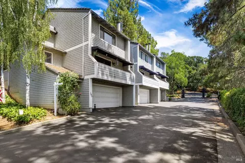 105 Alice St, Santa Rosa, CA 95409