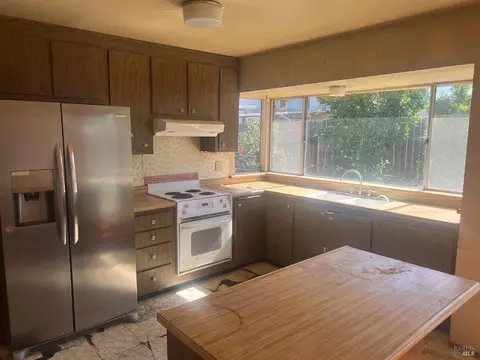 2008 Davis Dr, Fairfield, CA 94533 photo 2