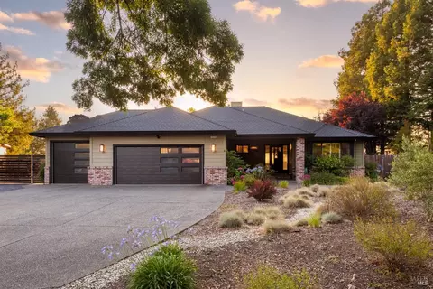 2525 Greenvale Ct, Santa Rosa, CA 95401