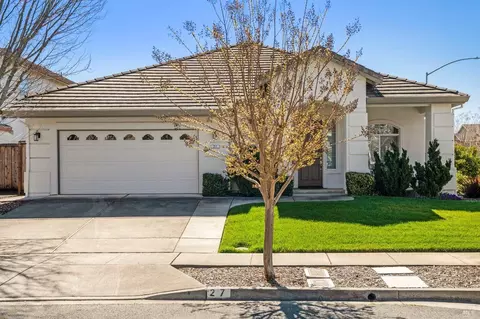 27 Ravenwood Ln, Napa, CA 94558