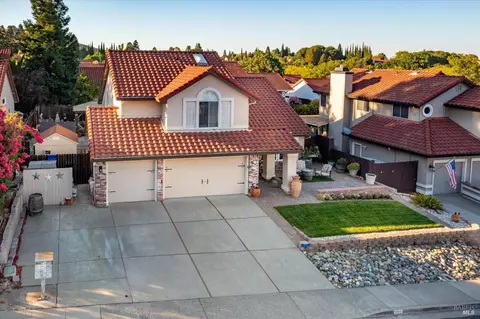 818 Wethersfield Dr, Vacaville, CA 95688 photo 3