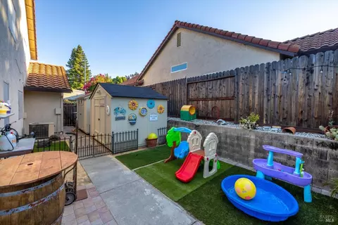 818 Wethersfield Dr, Vacaville, CA 95688 photo 60