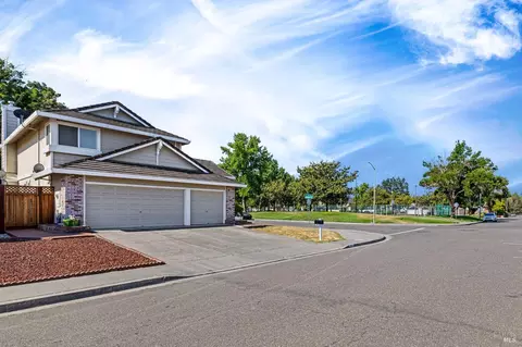 1351 Rosana Way, Rohnert Park, CA 94928