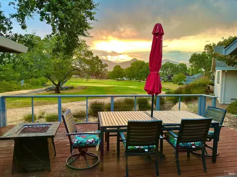 370 Riven Rock Ct, Santa Rosa, CA 95409