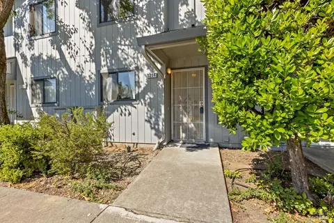121 Elbridge Ave #E, Cloverdale, CA 95425