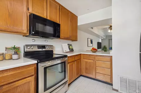 121 Elbridge Ave #E, Cloverdale, CA 95425 photo 3