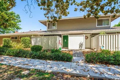 5 Belvedere Ct, Napa, CA 94559