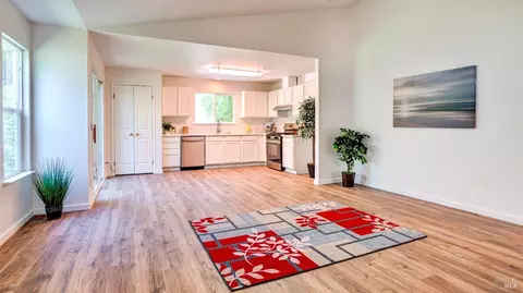 8516 Shadetree Dr, Windsor, CA 95492 photo 5