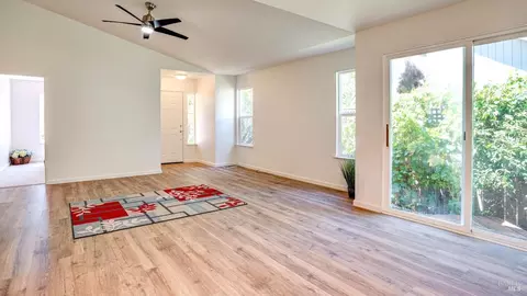 8516 Shadetree Dr, Windsor, CA 95492 photo 6