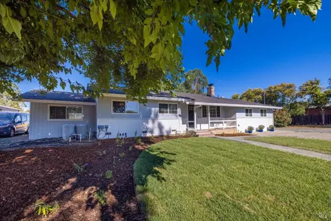 7802 Olivas Ln, Vacaville, CA 95688