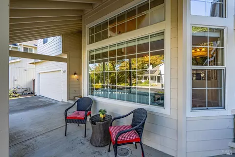 9 Packard Ct, Napa, CA 94558 photo 2