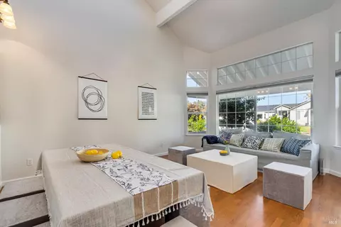 9 Packard Ct, Napa, CA 94558 photo 4