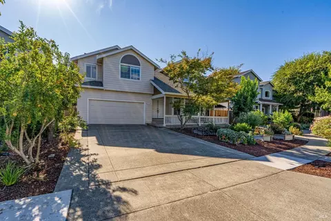 9 Packard Ct, Napa, CA 94558