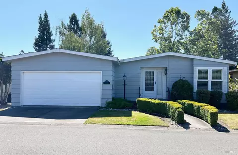 1945 Piner Rd #204, Santa Rosa, CA 95403