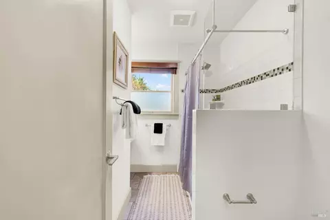 833 York St, Vallejo, CA 94590 photo 32