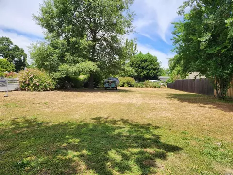 103 E Oak St, Willits, CA 95490