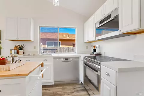113 Dutch Flat Rd, Vallejo, CA 94589 photo 2