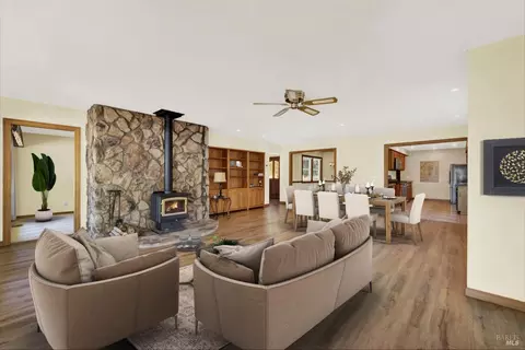 Living - 2430 Cordelia Rd, Fairfield, CA 94534 photo 10 of 14