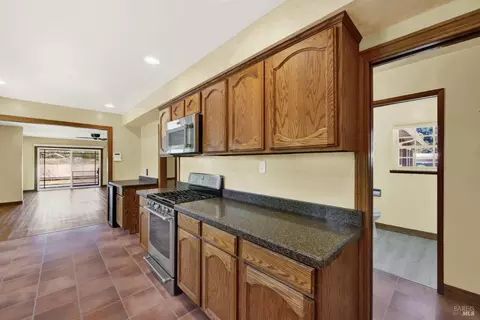 Kitchen - 2430 Cordelia Rd, Fairfield, CA 94534 photo 9 of 9
