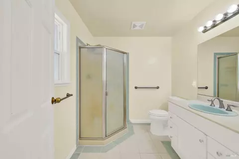 Bath - 2430 Cordelia Rd, Fairfield, CA 94534 photo 4 of 5
