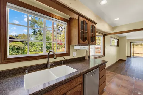 Kitchen - 2430 Cordelia Rd, Fairfield, CA 94534 photo 7 of 9