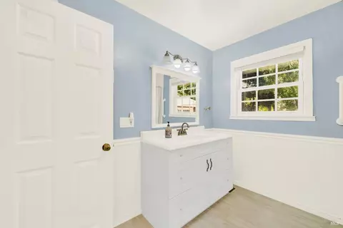 Bath - 2430 Cordelia Rd, Fairfield, CA 94534 photo 2 of 5