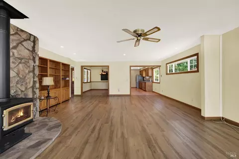 Living - 2430 Cordelia Rd, Fairfield, CA 94534 photo 8 of 14