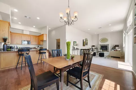 642 E N St, Benicia, CA 94510 photo 10