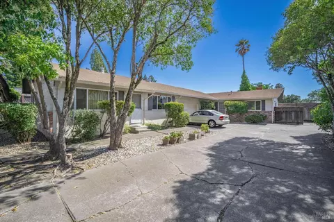 1543-1545 Atlanta Ct, Santa Rosa, CA 95405