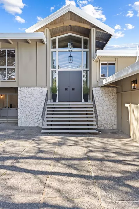70 Oak Knoll Dr, San Anselmo, CA 94960