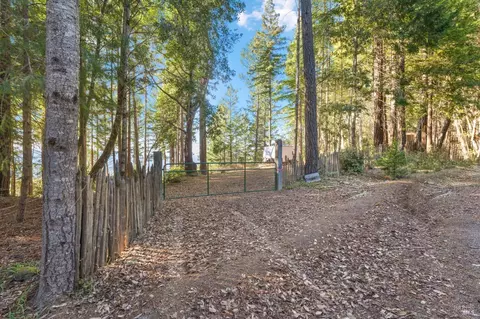400 Holmes Ranch Rd, Philo, CA 95466