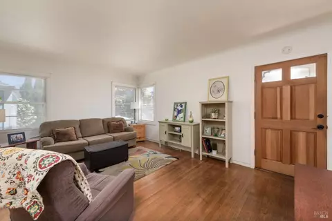 2157 Harding Ave, Napa, CA 94559 photo 3