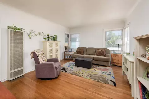2157 Harding Ave, Napa, CA 94559 photo 2