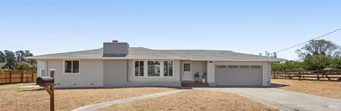 412 Thompson Ln #1, Petaluma, CA 94952