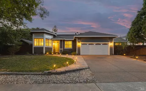 255 Photinia Pl, Petaluma, CA 94952