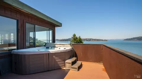 17 Alexander Ave, Sausalito, CA 94965