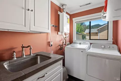 219 W Gobbi St, Ukiah, CA 95482 photo 13
