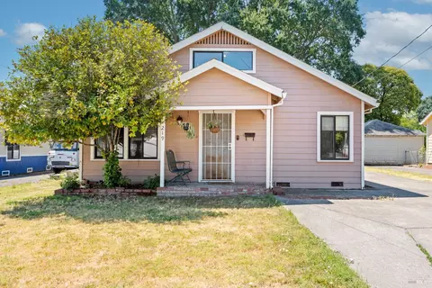 219 W Gobbi St, Ukiah, CA 95482