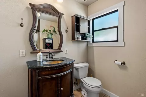 219 W Gobbi St, Ukiah, CA 95482 photo 10
