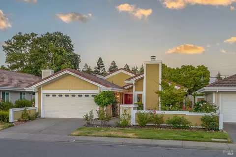 42 Holstrom Cir, Novato, CA 94947