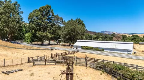 Exterior - 117 Red Top Rd, Fairfield, CA 94534 photo 33 of 35