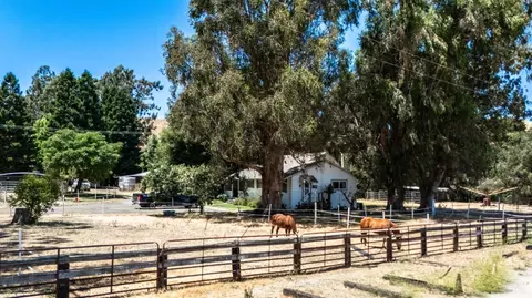 Exterior - 117 Red Top Rd, Fairfield, CA 94534 photo 25 of 35