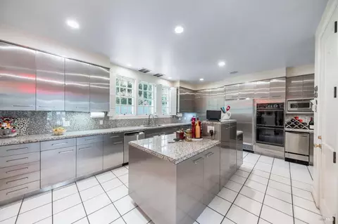Kitchen - 117 Red Top Rd, Fairfield, CA 94534 photo 3 of 7