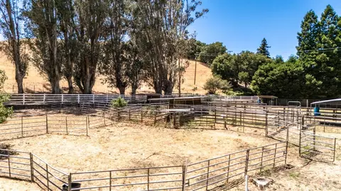 Exterior - 117 Red Top Rd, Fairfield, CA 94534 photo 31 of 35
