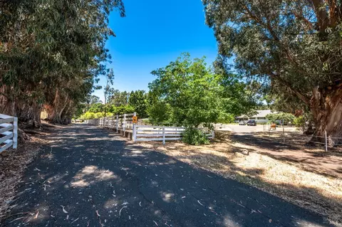 Exterior - 117 Red Top Rd, Fairfield, CA 94534 photo 23 of 35