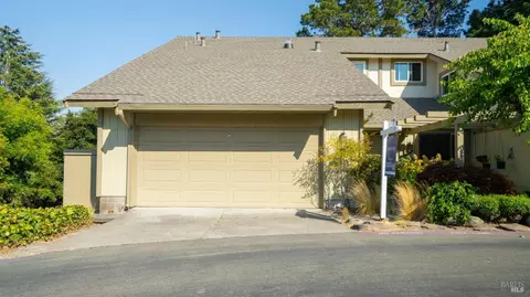 1525 Buckeye Ct, Pinole, CA 94564