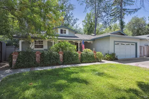 2483 Creekside Ave, Napa, CA 94558