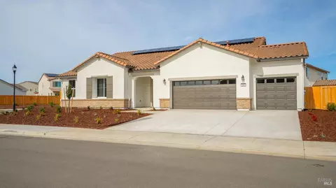 495 Vanderbilt Dr, Dixon, CA 95620