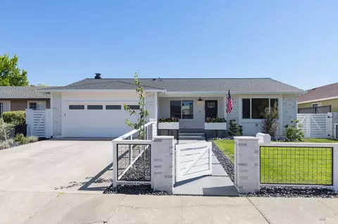 139 Westridge Dr, Petaluma, CA 94952