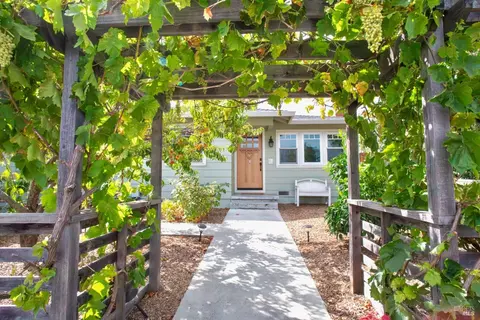 3440 Yale Dr, Santa Rosa, CA 95405